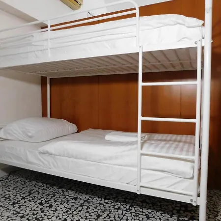 Unique Spa Sleeping Experience Hostel