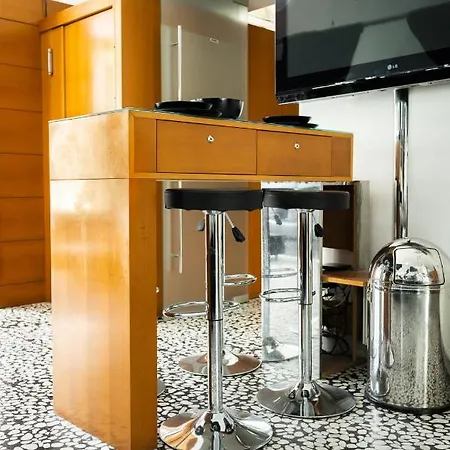 旅馆 Hospitality House - H H H